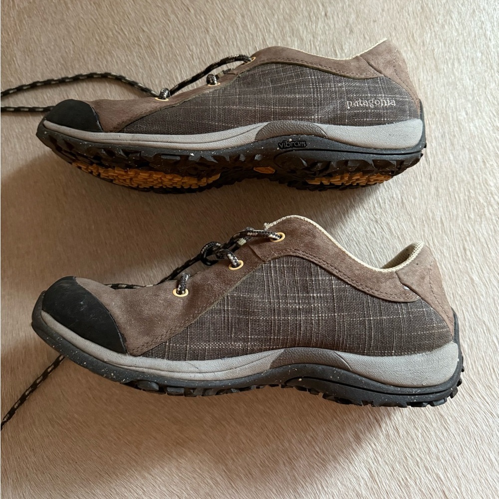 Patagonia Brown  Hiking Shoes - Picture 5 of 12